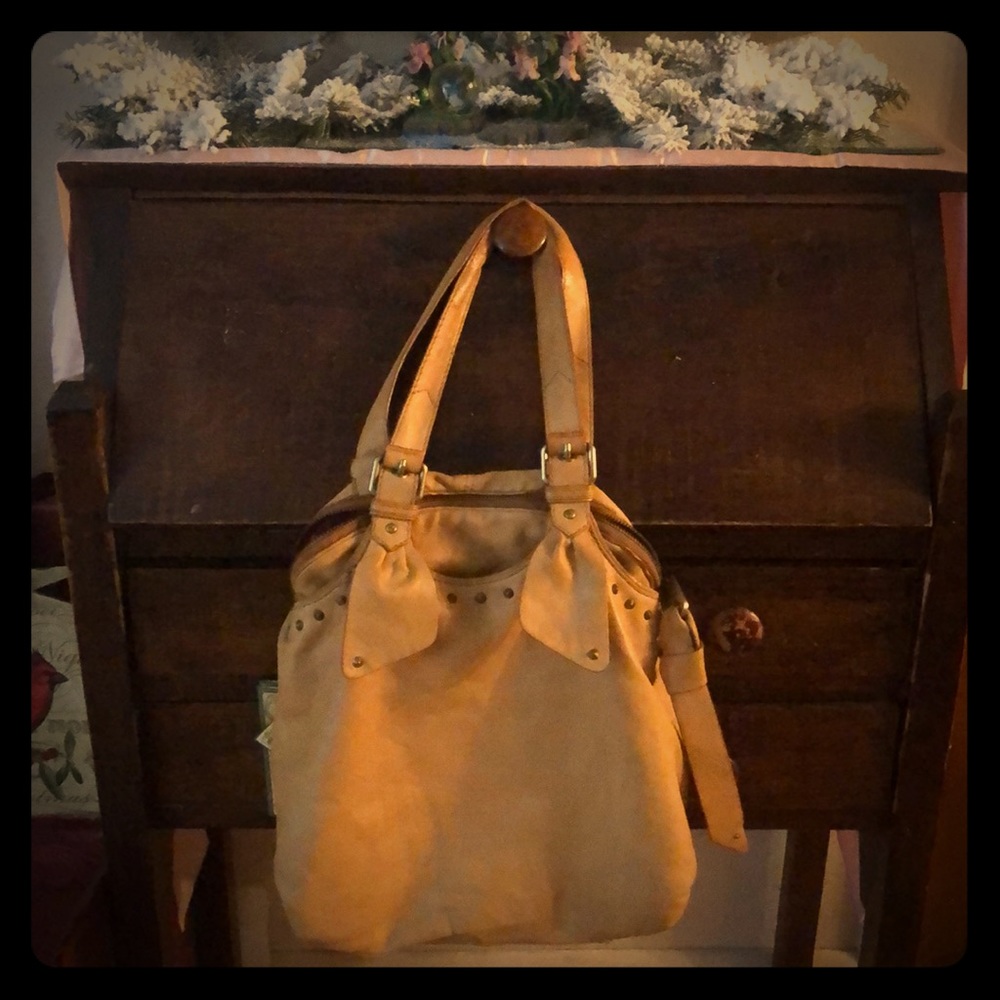 Marc Jacobs - soft tan, leather floppy purse.